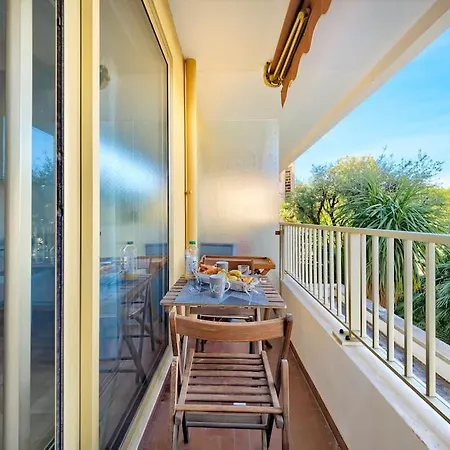 公寓 Studio A 100 M De La Plage 昂蒂布